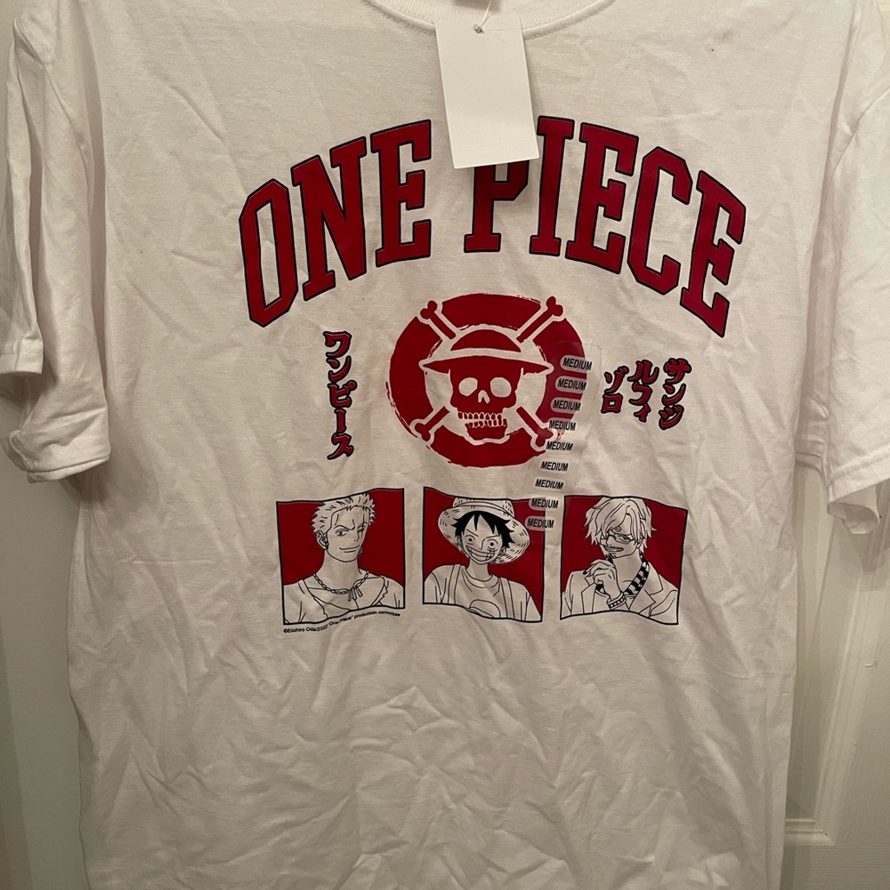 One piece T-shirt | Medium | New